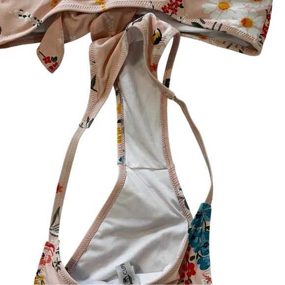 Cupshe Floral Bikini with Ruffle Details Large top and boring floral NWOT - Picture 8 of 11